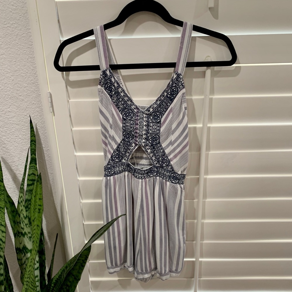 Summer embroider cut out romper ☀️